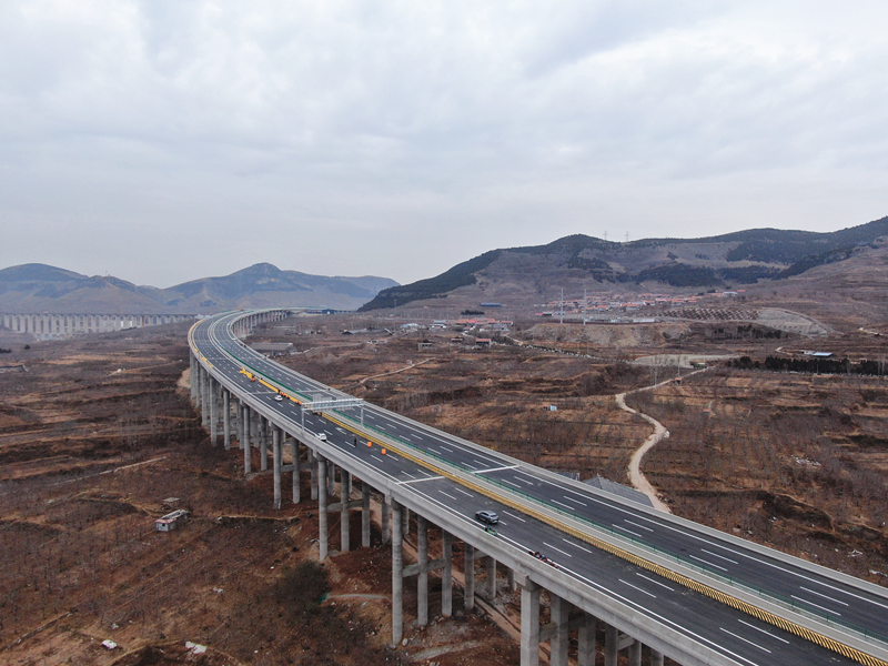 临淄至临沂高速公路青银高速至中庄立交段顺利通过交工验收